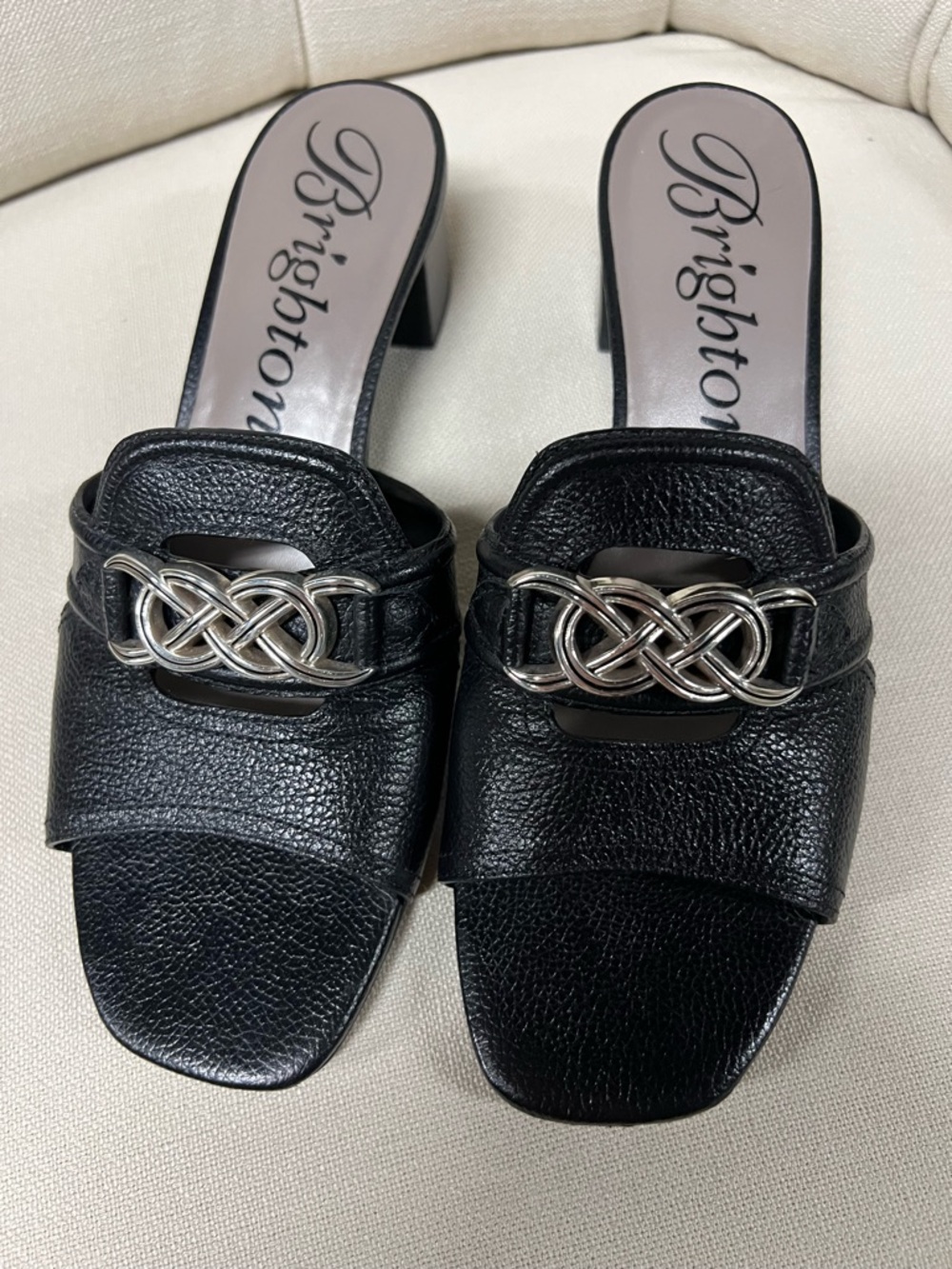 Brighton Kacey Black Leather Heel Slide Sandal 7.5 M Silver Knot Accent